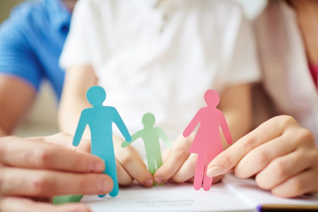 Decisiones importantes sobre los hijos: cuándo hace falta el consentimiento de ambos progenitores