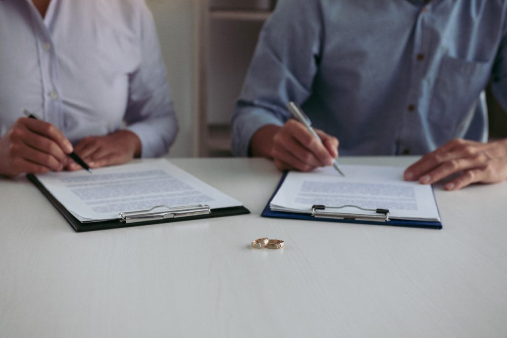 Divorcio ante notario: requisitos y límites legales